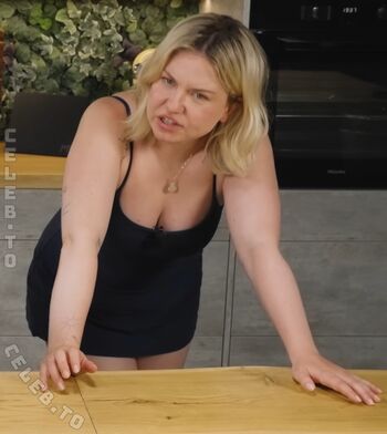 Full leaked Kellymissesvlog private onlyfans photo