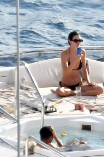Full leaked Kendall jenner  page private onlyfans photo
