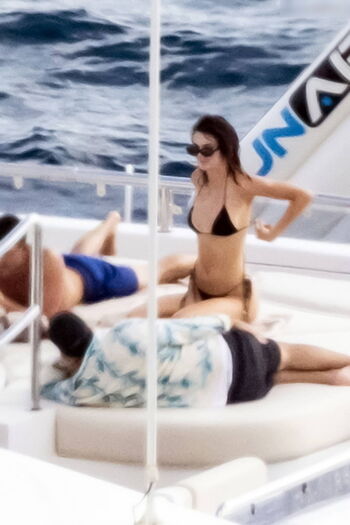 Full leaked Kendall jenner  page private onlyfans photo