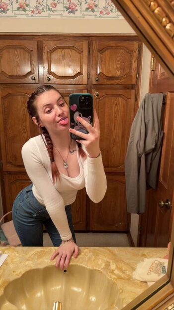 Full leaked Kennaabennett page private onlyfans photo