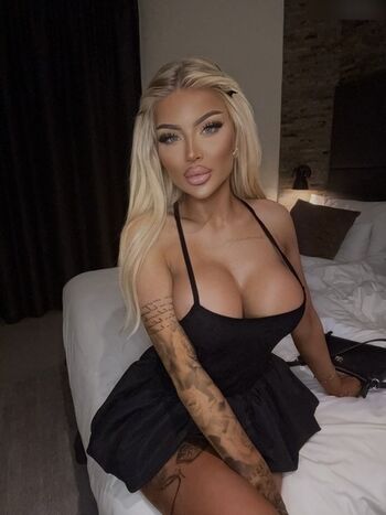Full leaked Kennt sie jemand private onlyfans photo