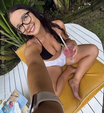 Full leaked Khiarna thompson private onlyfans photo