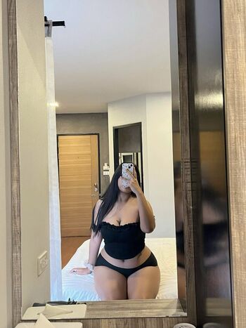 Full leaked Khunnicha private onlyfans photo