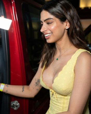 Full leaked Khushi kapoor page private onlyfans photo