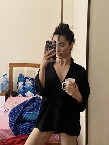 Full leaked Kianafaridii private onlyfans photo