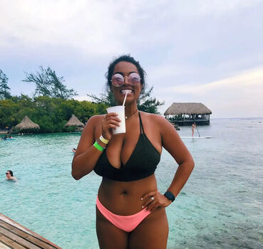 Full leaked Kiara w private onlyfans photo