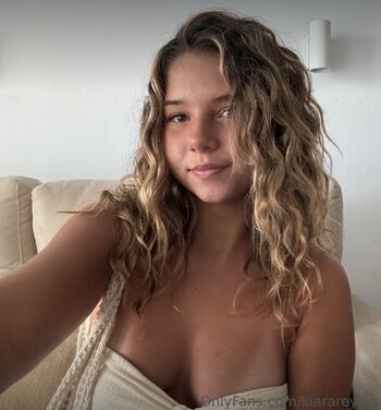 Full leaked Kiarareyess private onlyfans photo