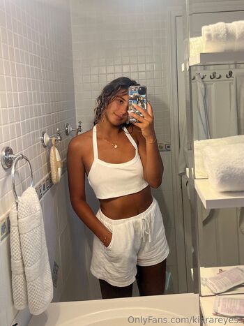 Full leaked Kiarareyess private onlyfans photo