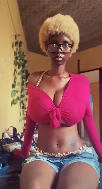 Full leaked Kikiolaola private onlyfans photo