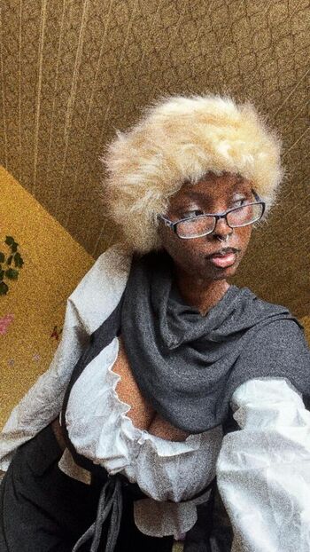 Full leaked Kikiolaola private onlyfans photo