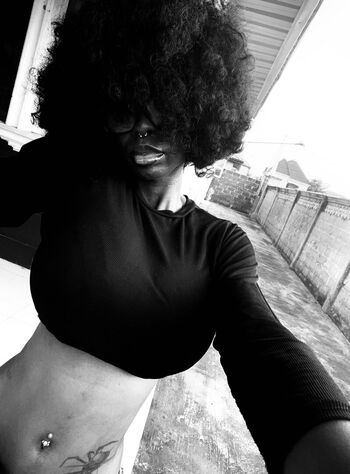 Full leaked Kikiolaola private onlyfans photo