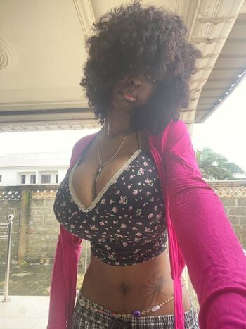 Full leaked Kikiolaola private onlyfans photo