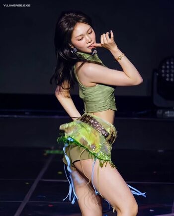 Kim Chaewon