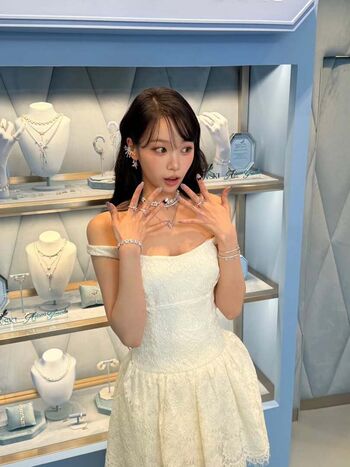 Full leaked Kim chaewon private onlyfans photo