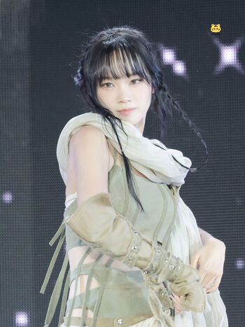 Kim Chaewon
