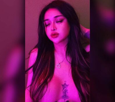 Full leaked Kimsolis private onlyfans photo