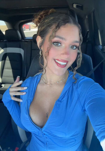 Full leaked Kinziecakesz private onlyfans photo