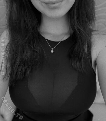 Full leaked Kira julie private onlyfans photo