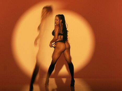 Full leaked Kira noir page private onlyfans photo