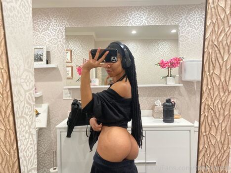 Full leaked Kira noir private onlyfans photo