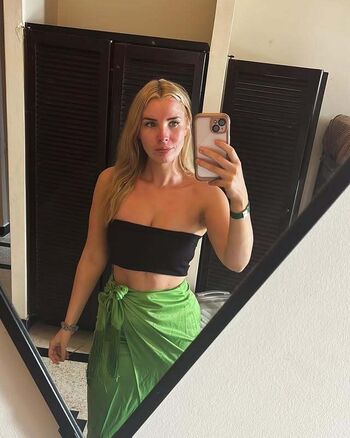 Full leaked Kirsty private onlyfans photo