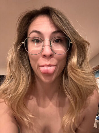 Full leaked Kisses bi k private onlyfans photo