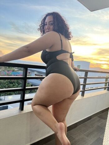 Full leaked Kissglow private onlyfans photo