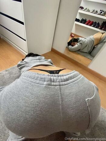Full leaked Kissmybigass private onlyfans photo