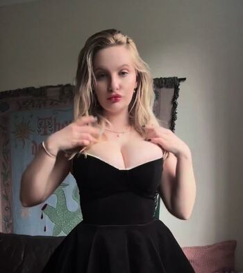 Full leaked Kit farrin private onlyfans photo