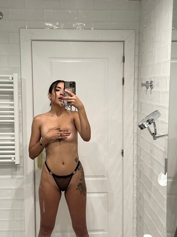 Full leaked Kittyloveofixxx private onlyfans photo