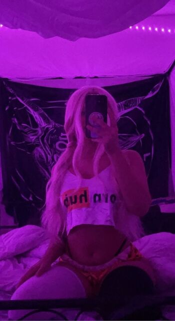 Full leaked Kittynclown private onlyfans photo