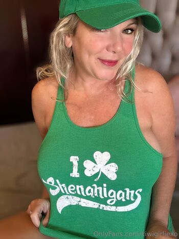 Full leaked Kiwigirliexo private onlyfans photo