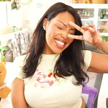 Full leaked Kiwionthesticks private onlyfans photo