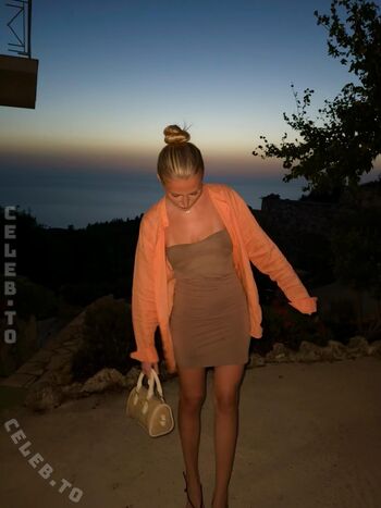 Full leaked Klari oe private onlyfans photo
