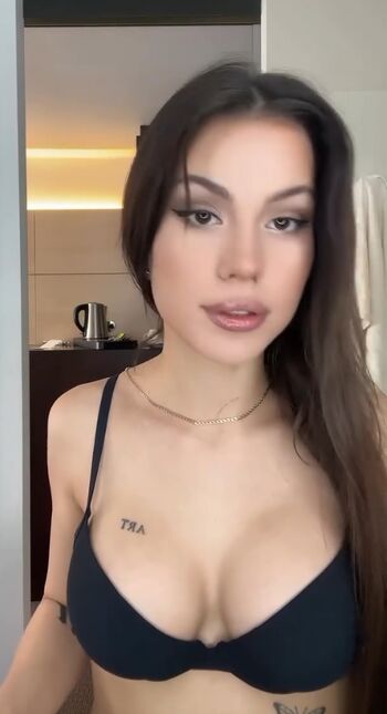 Klaudia Kaya