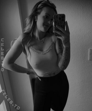 Full leaked Kleinerengel private onlyfans photo