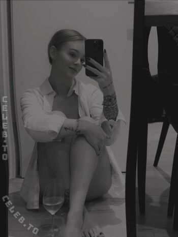 Full leaked Kleinerengel private onlyfans photo