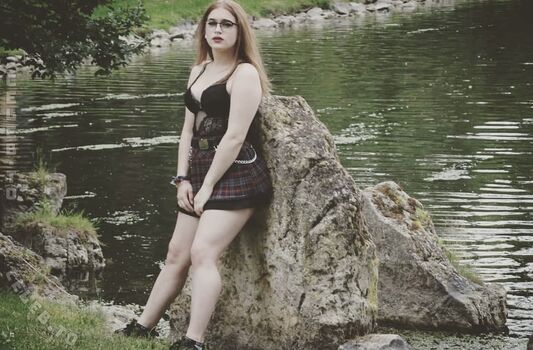 Full leaked Kleinesmiststueck private onlyfans photo