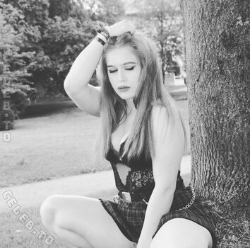 Full leaked Kleinesmiststueck private onlyfans photo