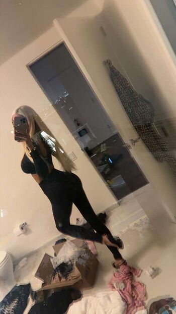 Full leaked Kngemma private onlyfans photo