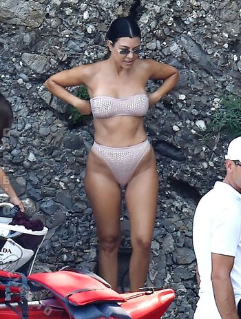 Full leaked Kourtney kardashian private onlyfans photo