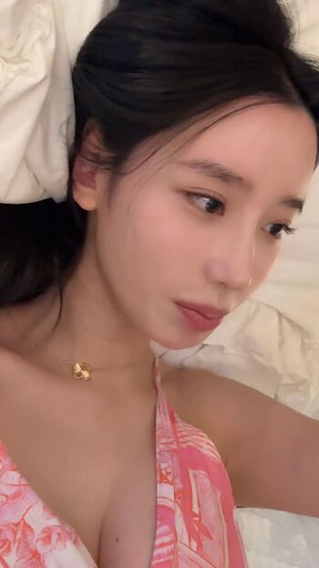 Full leaked Kpop girls private onlyfans photo