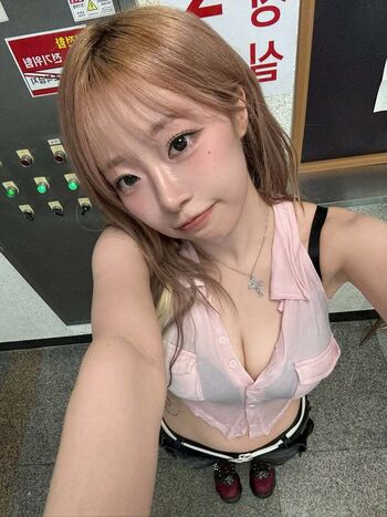 Full leaked Kpop girls private onlyfans photo