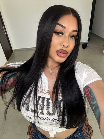Full leaked Kristiana king private onlyfans photo