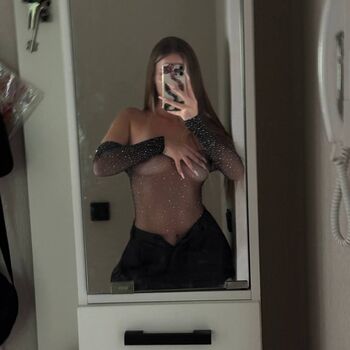 Full leaked Ksxaanx private onlyfans photo