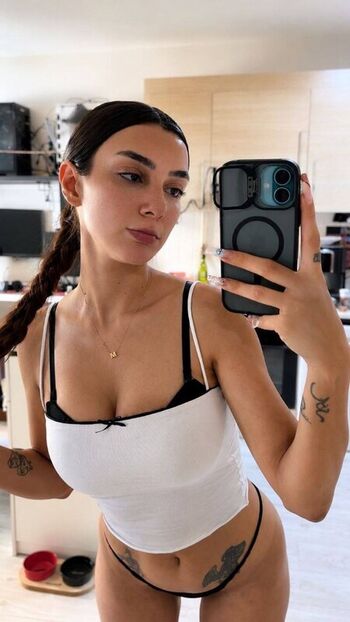 Kübra Miranda Çamlıbel