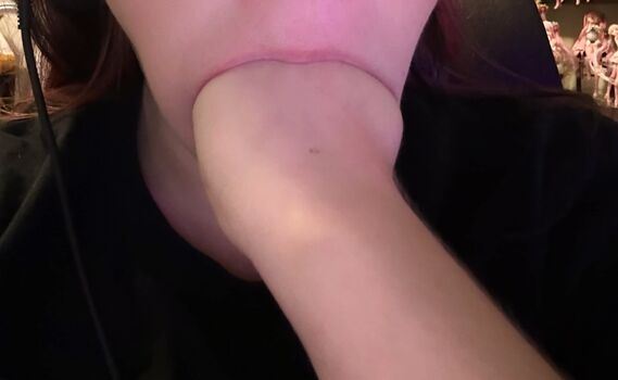 Full leaked Kumilust private onlyfans photo