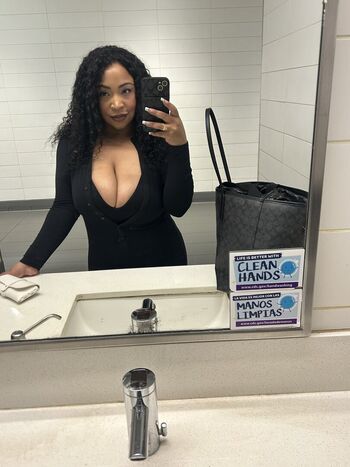 Full leaked Kurvy kary private onlyfans photo