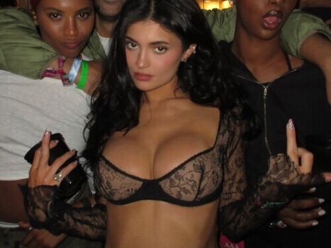 Full leaked Kylie jenner private onlyfans photo