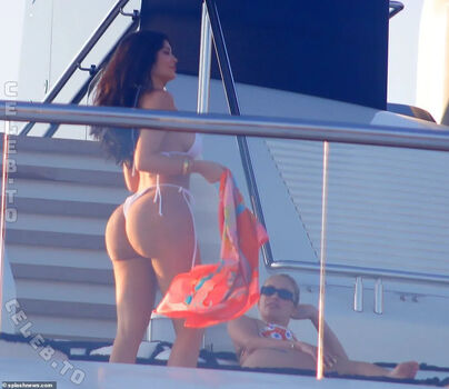 Full leaked Kylie jenner page private onlyfans photo